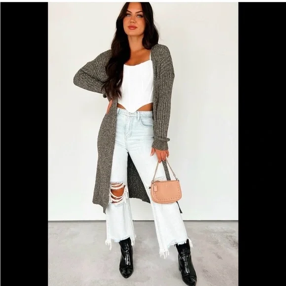 VERVET Ripped Crop Flare Jeans - Picture 4 of 13